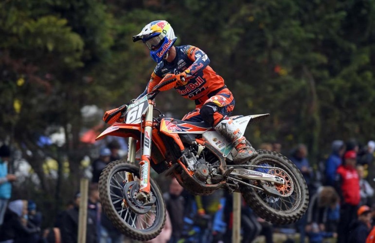 An unstoppable Jorge Prado dominates both heats in MX2